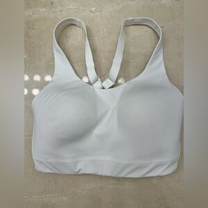 Athleta Seamless White Sports Bra size 32DD